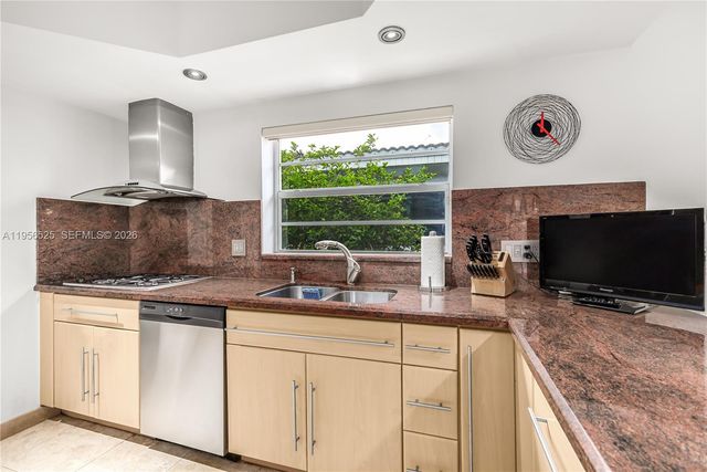 8801 Dickens Ave, Surfside, FL 33154