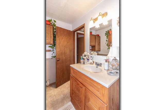 622 W WASHINGTON STREET, New London, WI 54961