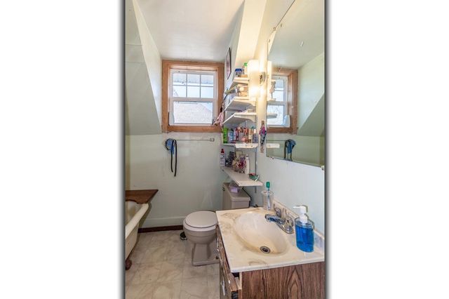 622 W WASHINGTON STREET, New London, WI 54961