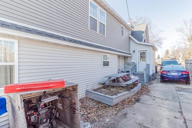 622 W WASHINGTON STREET, New London, WI 54961