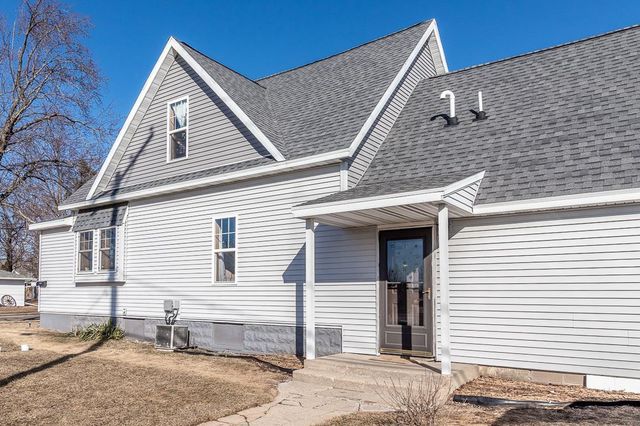 622 W WASHINGTON STREET, New London, WI 54961