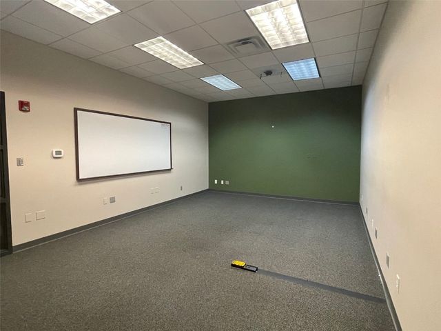 2300 Oakdale Boulevard, Coralville, IA 52241