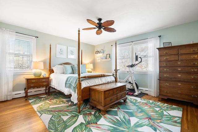 88 Revere St, Hull, MA 02045