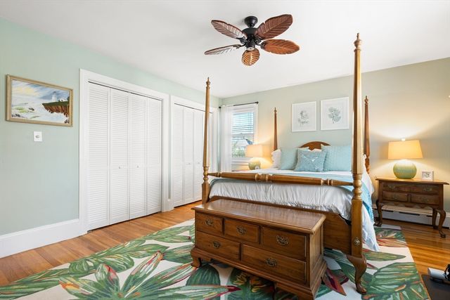 88 Revere St, Hull, MA 02045