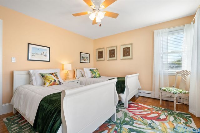 88 Revere St, Hull, MA 02045