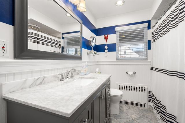 88 Revere St, Hull, MA 02045