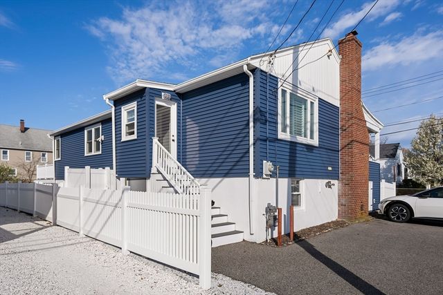 88 Revere St, Hull, MA 02045