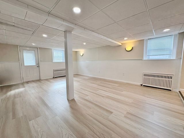 88 Revere St, Hull, MA 02045