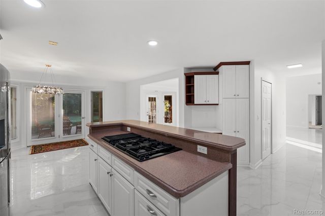 1615 Redbud Drive, Troy, MI 48098