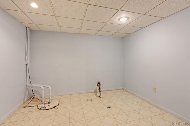 1615 Redbud Drive, Troy, MI 48098