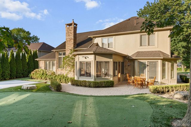 1615 Redbud Drive, Troy, MI 48098