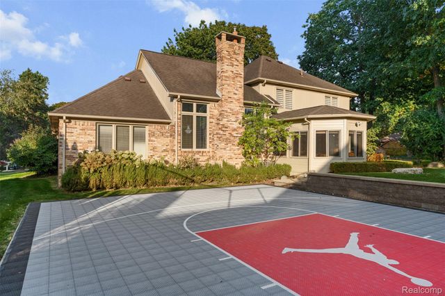 1615 Redbud Drive, Troy, MI 48098
