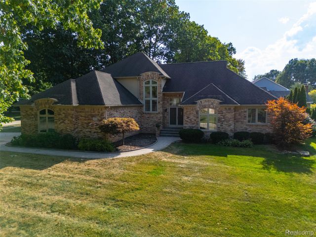 1615 Redbud Drive, Troy, MI 48098