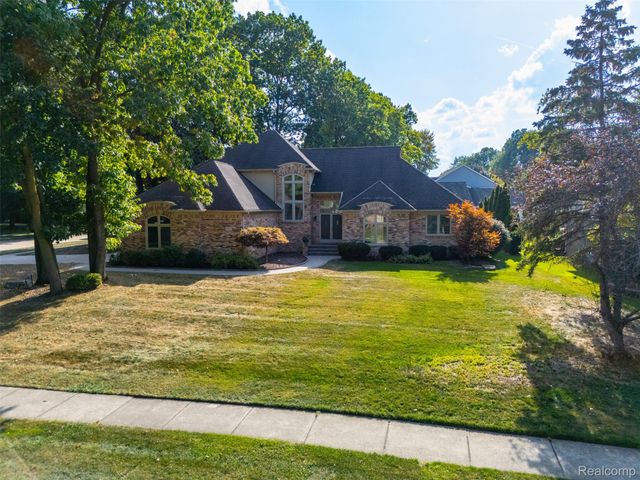 1615 Redbud Drive, Troy, MI 48098