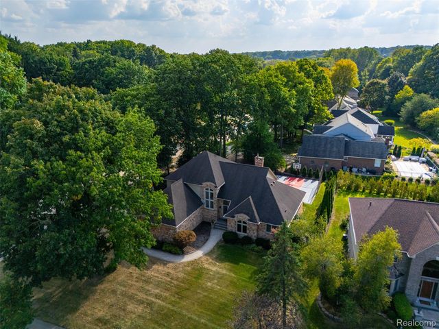 1615 Redbud Drive, Troy, MI 48098