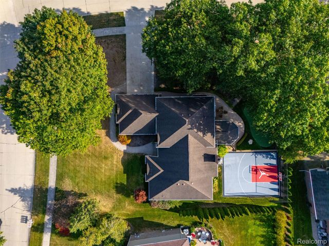 1615 Redbud Drive, Troy, MI 48098