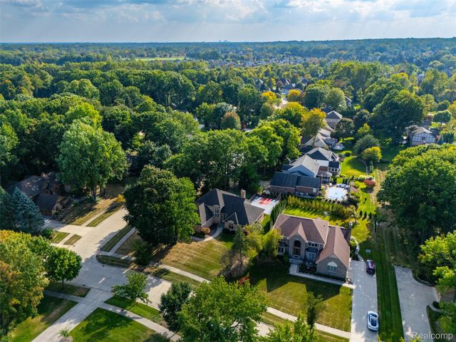 1615 Redbud Drive, Troy, MI 48098