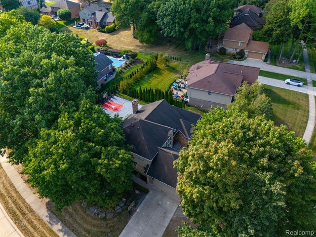 1615 Redbud Drive, Troy, MI 48098