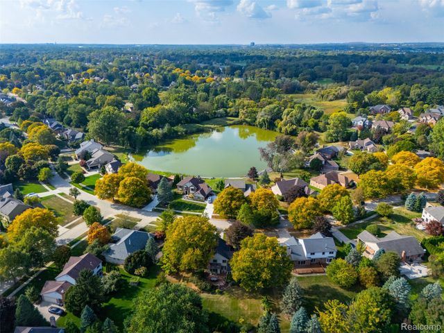 1615 Redbud Drive, Troy, MI 48098