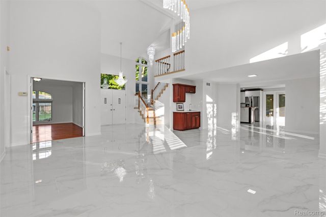 1615 Redbud Drive, Troy, MI 48098