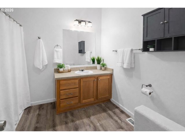 35134 LABRADOR Ln, Astoria, OR 97103