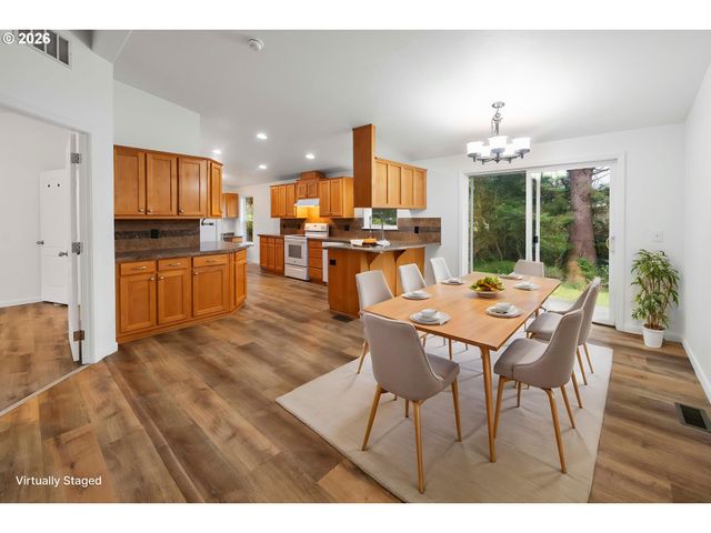 35134 LABRADOR Ln, Astoria, OR 97103