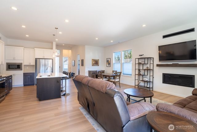 23589 SE Logan Street, Black Diamond, WA 98010