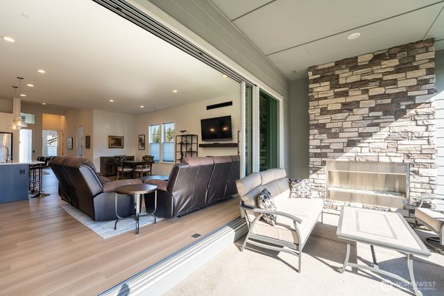 23589 SE Logan Street, Black Diamond, WA 98010