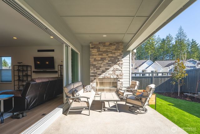 23589 SE Logan Street, Black Diamond, WA 98010