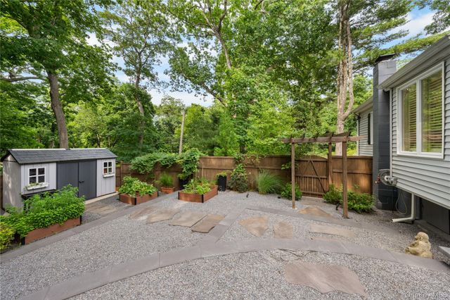337 N Side Road, Wading River, NY 11792