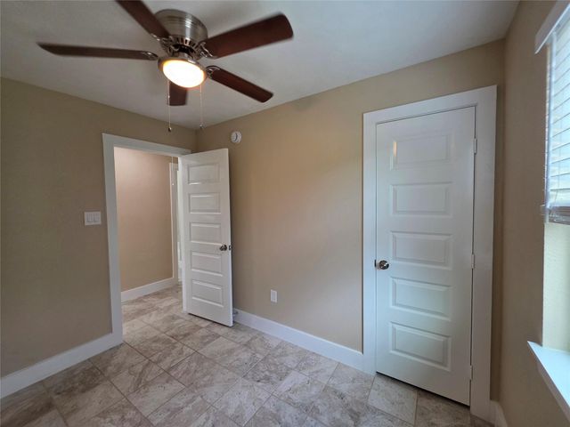 2306 19th Avenue N, Texas City, TX 77590