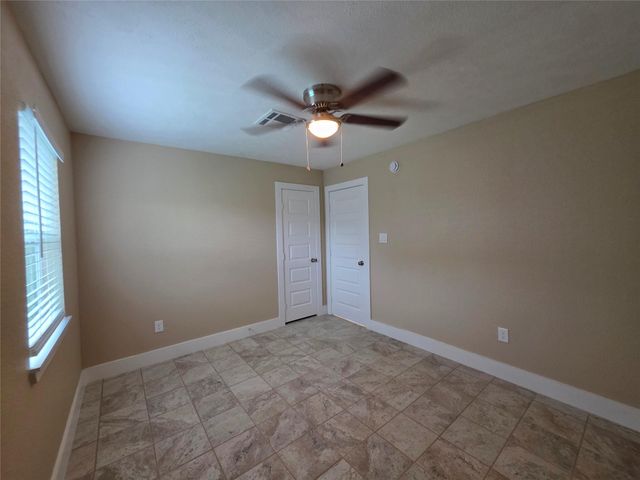 2306 19th Avenue N, Texas City, TX 77590