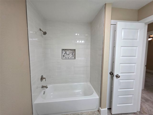 2306 19th Avenue N, Texas City, TX 77590