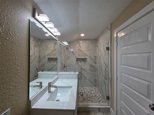2306 19th Avenue N, Texas City, TX 77590