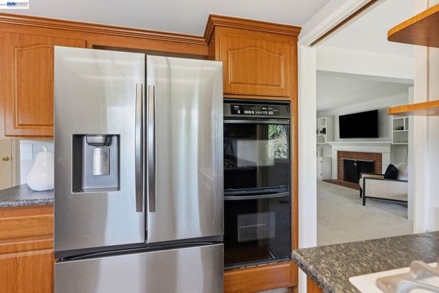 107 Hazelwood Pl, Moraga, CA 94556