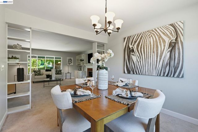 107 Hazelwood Pl, Moraga, CA 94556