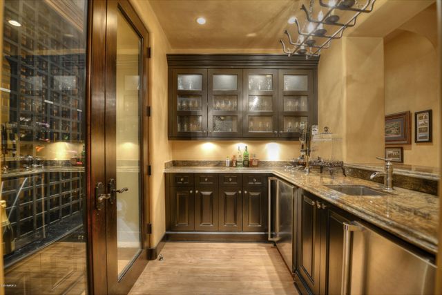 5761 N CASA BLANCA Drive, Paradise Valley, AZ 85253