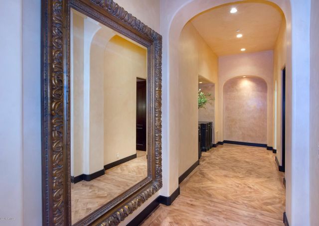 5761 N CASA BLANCA Drive, Paradise Valley, AZ 85253