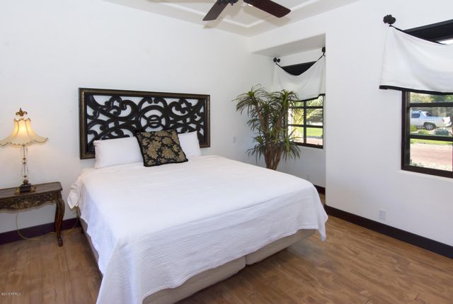 5761 N CASA BLANCA Drive, Paradise Valley, AZ 85253