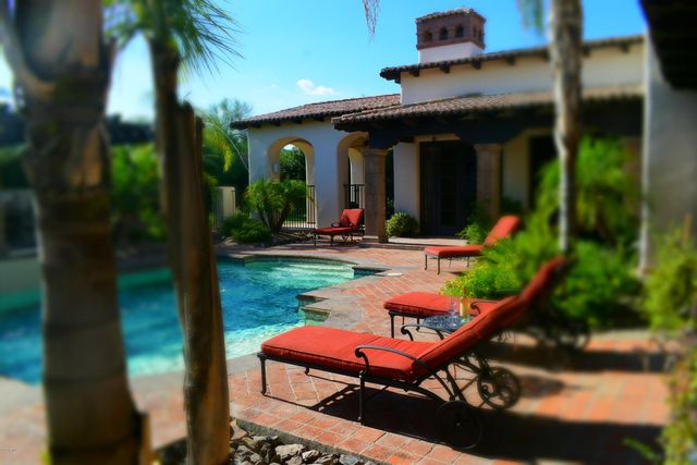 5761 N CASA BLANCA Drive, Paradise Valley, AZ 85253