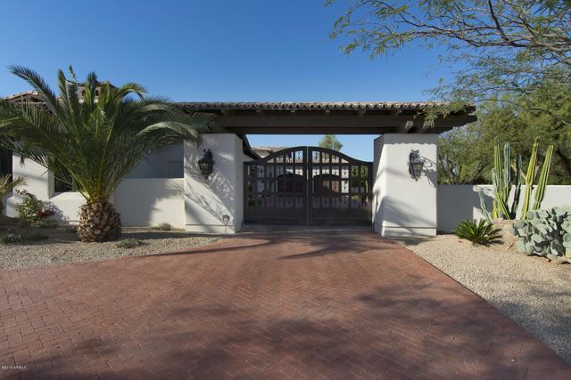 5761 N CASA BLANCA Drive, Paradise Valley, AZ 85253