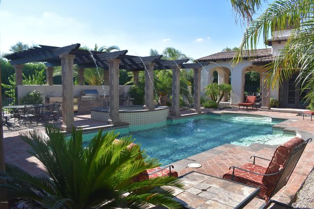 5761 N CASA BLANCA Drive, Paradise Valley, AZ 85253