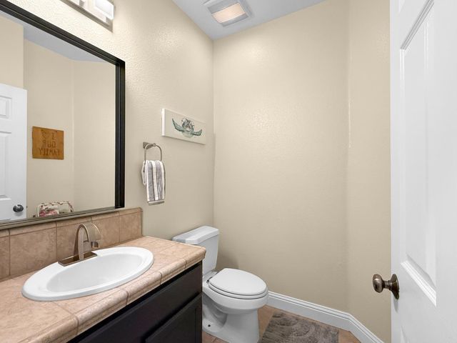 1298 Underwood Ln, Lincoln, CA 95648