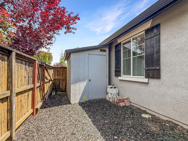 1298 Underwood Ln, Lincoln, CA 95648