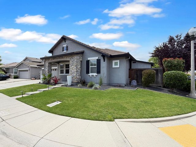 1298 Underwood Ln, Lincoln, CA 95648
