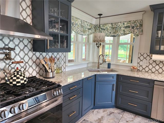 6097 Seufert Road, Orchard Park, NY 14127