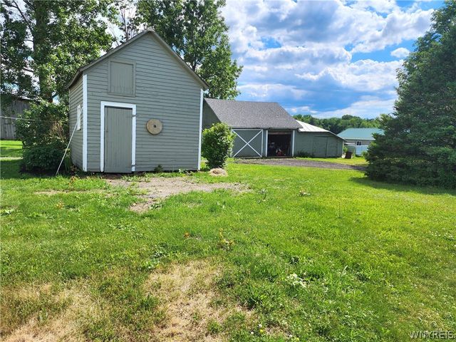 6097 Seufert Road, Orchard Park, NY 14127