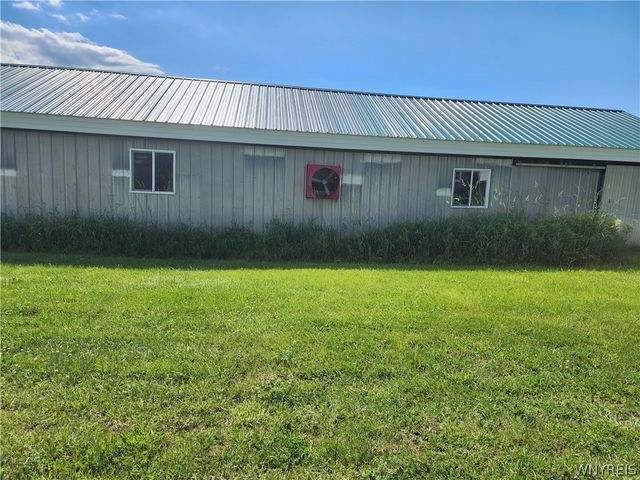 6097 Seufert Road, Orchard Park, NY 14127