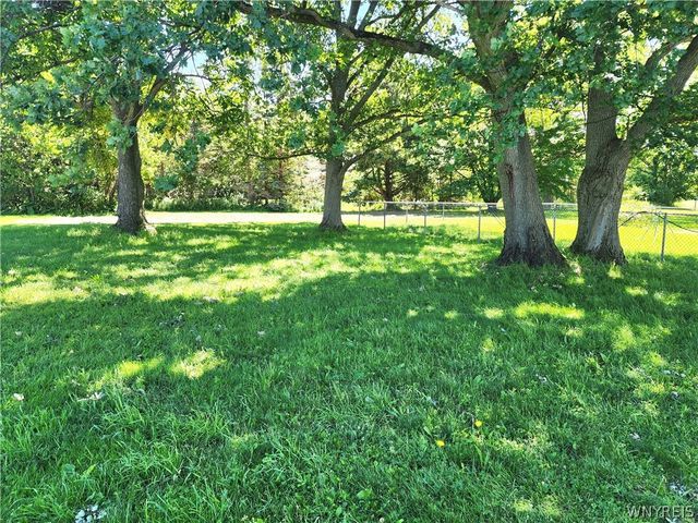 6097 Seufert Road, Orchard Park, NY 14127