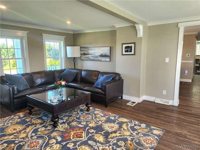 6097 Seufert Road, Orchard Park, NY 14127